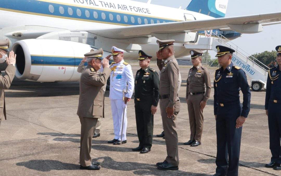 ประธานองคมนตรี เป็นผู้เชิญผ้าไตรพระราชทานฯ